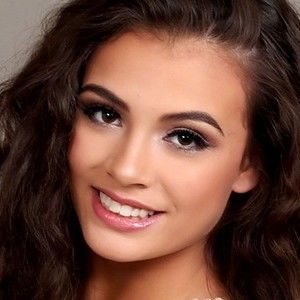 Meet your Posher, Asia rose